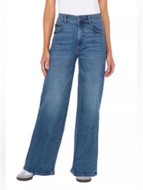Well Worn Wide Leg High Rise Jeans